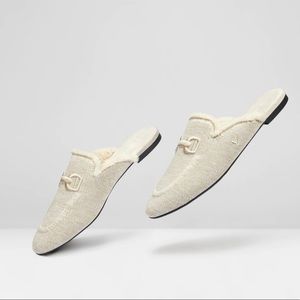 BRAND NEW✨ Round toe fluffy patterned mules